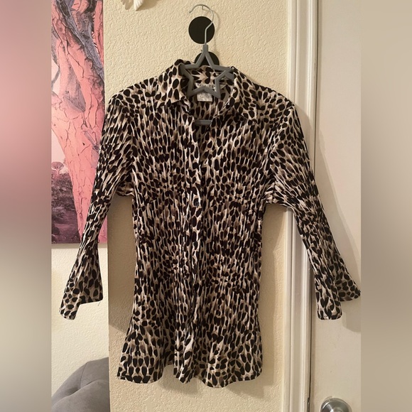 Fred David Tops - Fred David Womens long sleeve stretch button up animal print top size medium